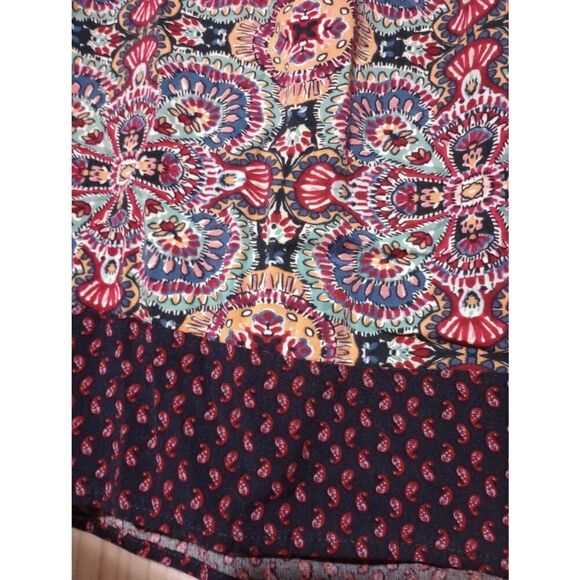 DR2 Shirt Ladies Small Maroon Abstract VNeck Short Sleeve Light Weight - Picture 4 of 7